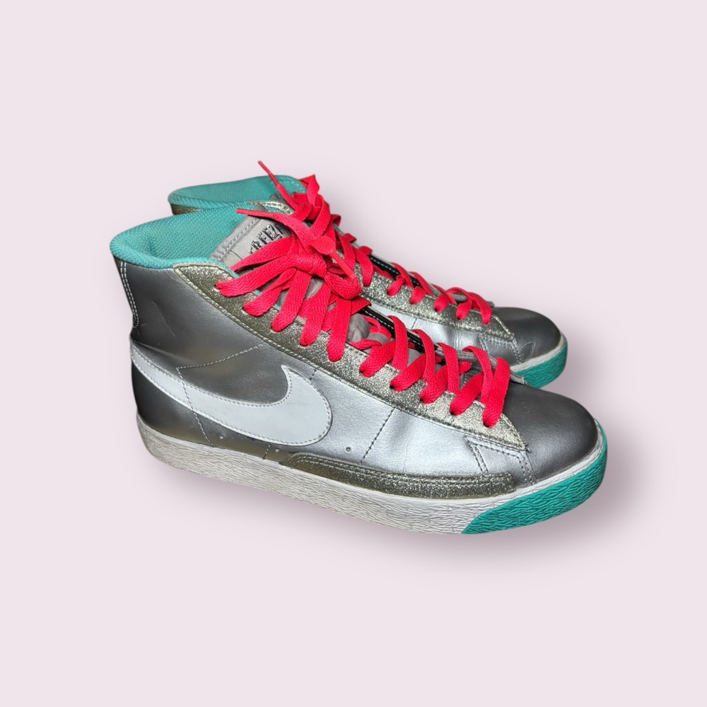 Nike WMNS Blazer Highs Freeze Queens - Picture 3 of 6